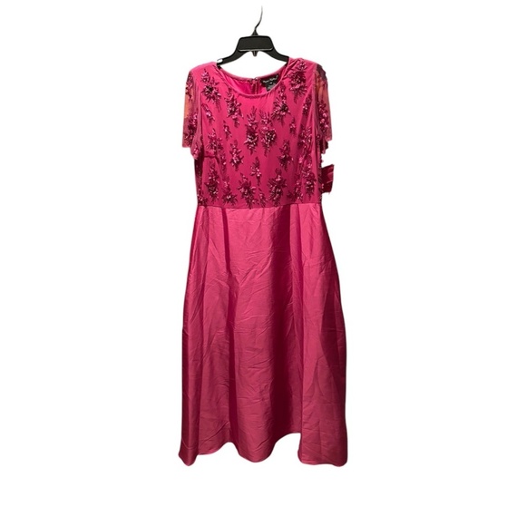Pisarro Nights 3D Floral Bodice Beaded Gown in Magenta Size 14 NWT - Picture 1 of 7